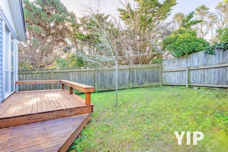 Photo of property in 2/35 Horokiwi Road West, Newlands, Wellington, 6037