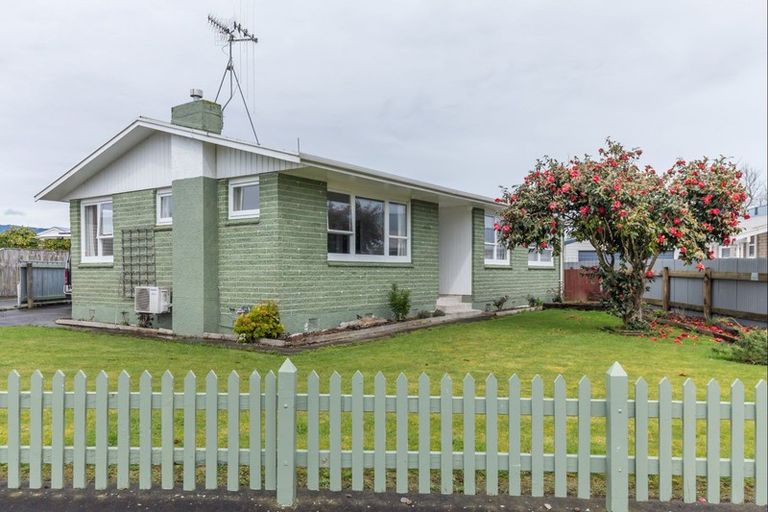 Photo of property in 4 Ross Street, Levin, 5510