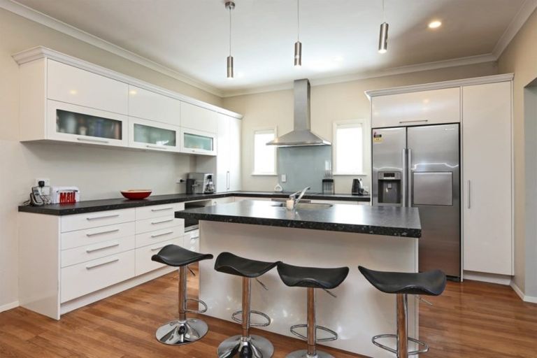 Photo of property in 209 Mayfair Avenue, Mayfair, Hastings, 4122