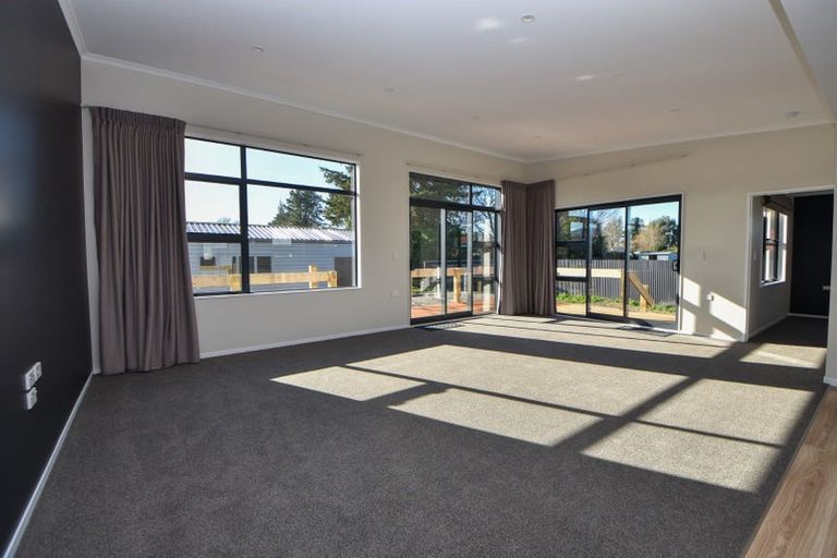 Photo of property in 114 Brooklyn Road, Carterton, 5713