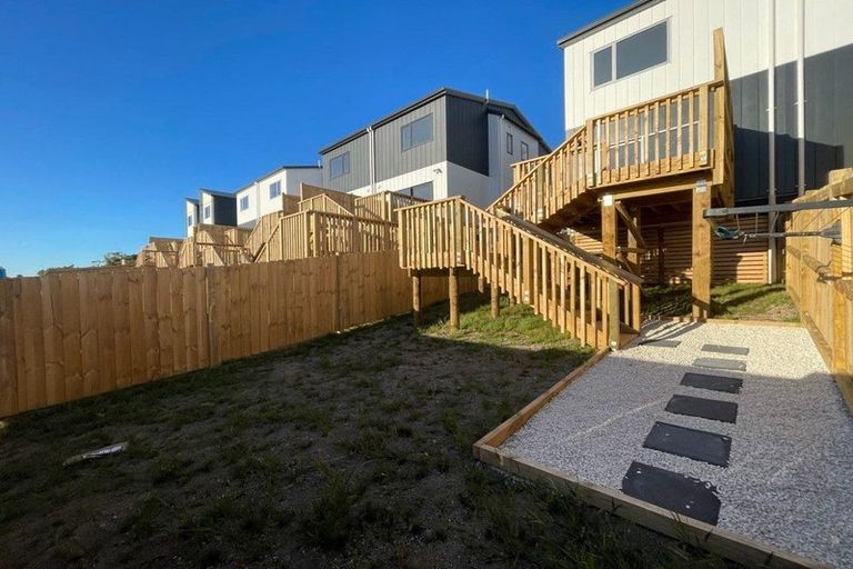 Photo of property in 15a Crestview Rise, Papakura, 2110