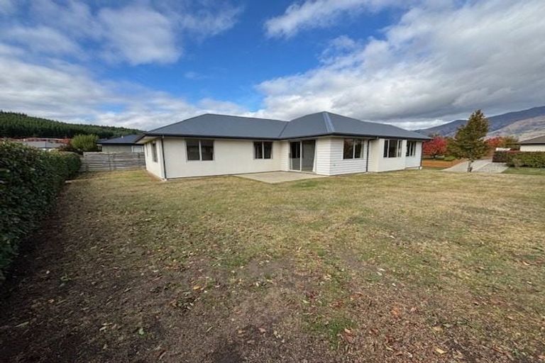 Photo of property in 7 Sunnyside Lane, Wanaka, 9305