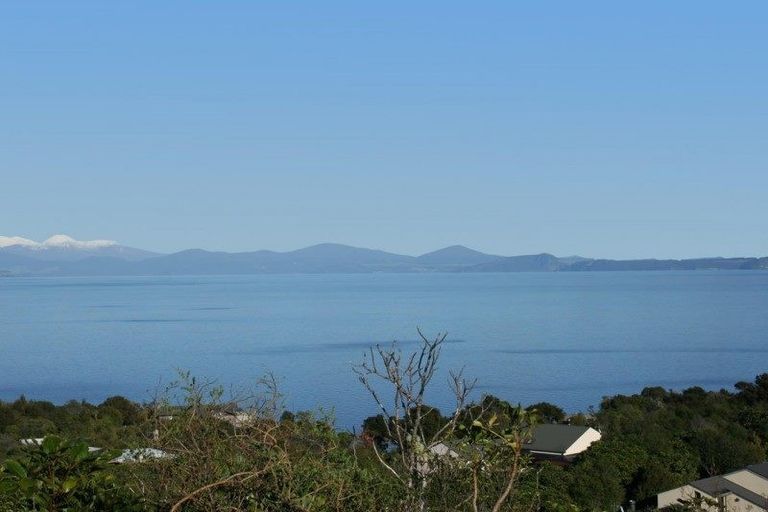 Photo of property in 33 Whakamoenga Point, Acacia Bay, Taupo, 3385