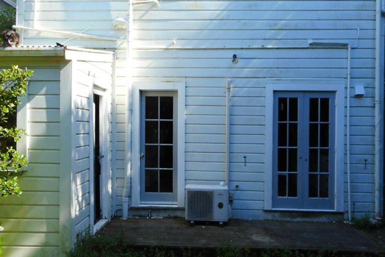 Photo of property in 32 Mein Street, Newtown, Wellington, 6021