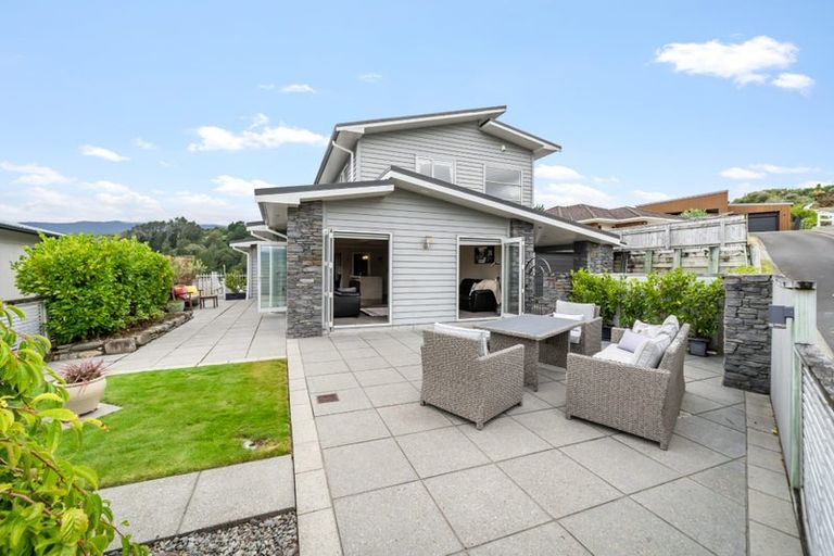 Photo of property in 43 Seymour Grove, Kingsley Heights, Upper Hutt, 5018