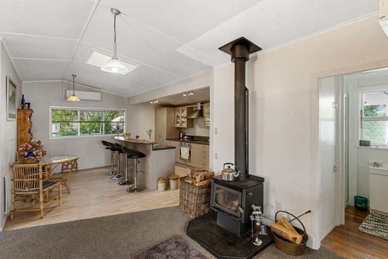 Photo of property in 23 Holton Road, Amberley, 7481