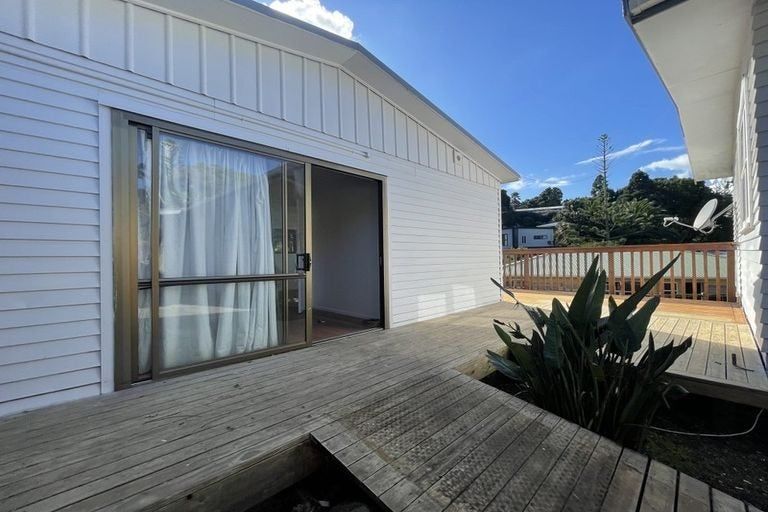 Photo of property in 63 Peach Road, Glenfield, Auckland, 0629