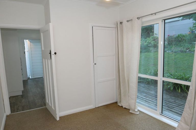 Photo of property in 61 Tutere Street, Waikanae Beach, Waikanae, 5036