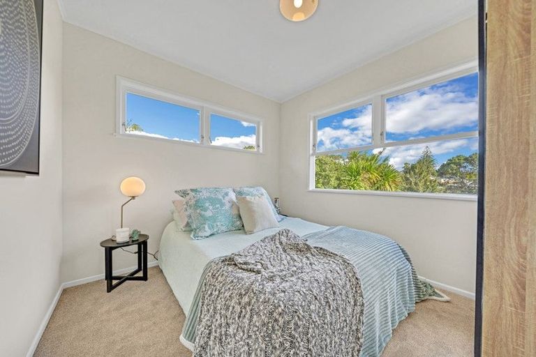 Photo of property in 97 Barrys Road, Glendene, Auckland, 0602