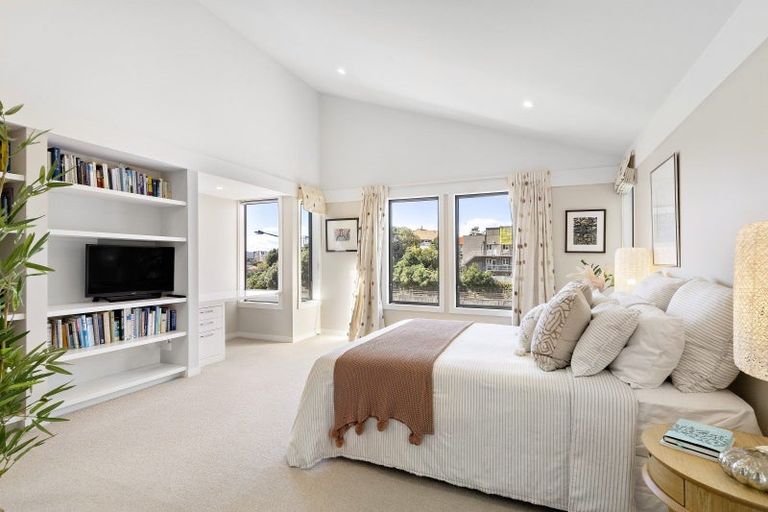 Photo of property in 96 Hill Street, Thorndon, Wellington, 6011