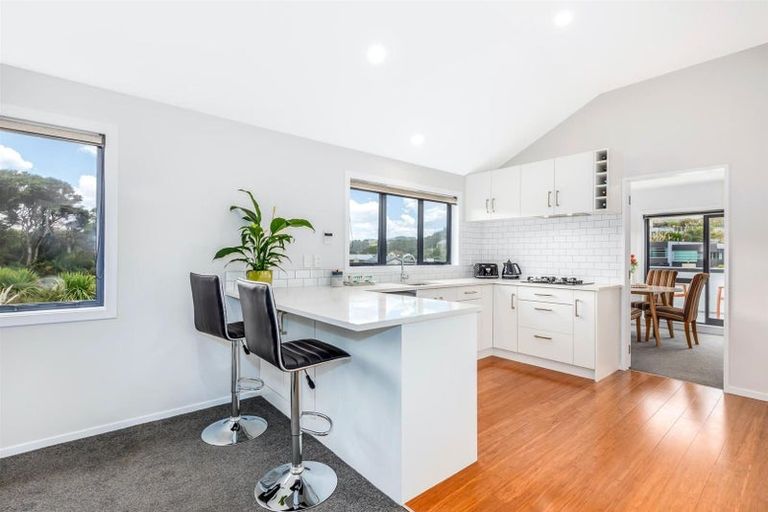 Photo of property in 41 Samwell Drive, Whitby, Porirua, 5024