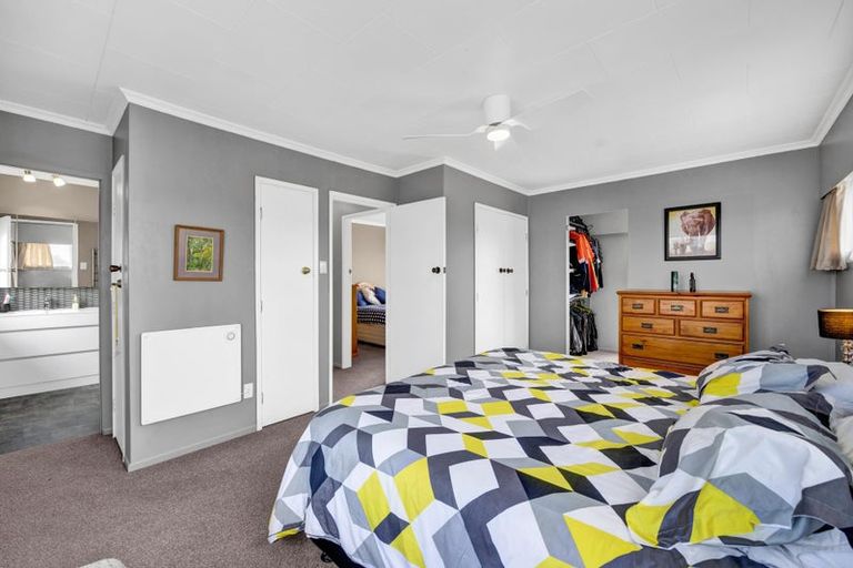 Photo of property in 14 Kowhai Street, Inglewood, 4330