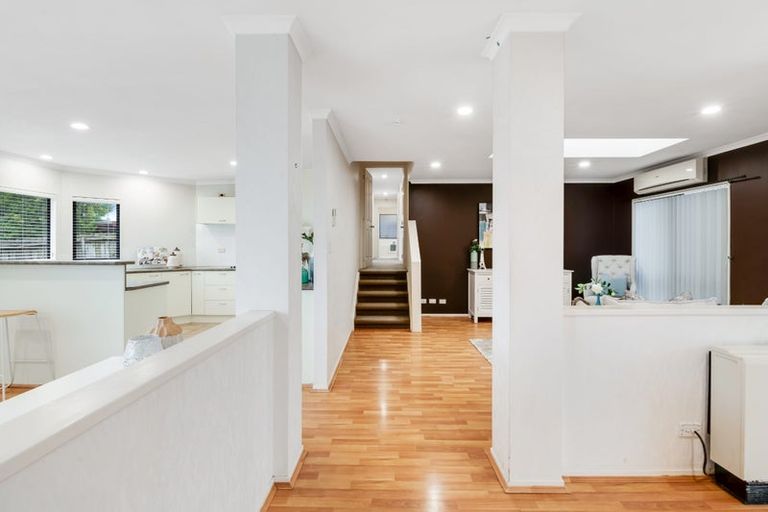 Photo of property in 17 Jacanas Place, Unsworth Heights, Auckland, 0632