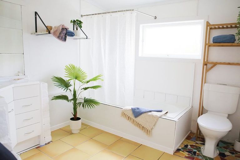 Photo of property in 1/89 Glengarry Road, Glen Eden, Auckland, 0602