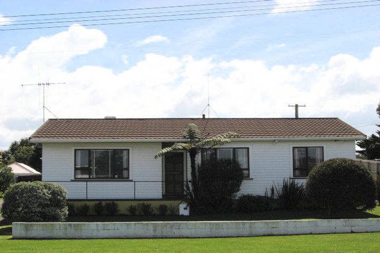 Photo of property in 8 Konini Street, Tawhero, Whanganui, 4501
