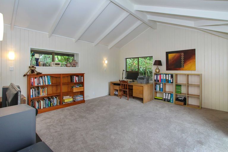 Photo of property in 30 Trelawny Place, Hillcrest, Auckland, 0627