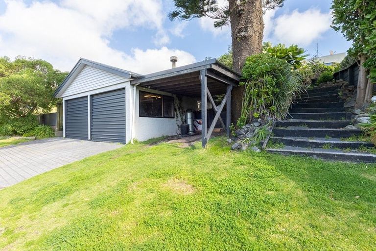 Photo of property in 48 Manly Street, Paraparaumu Beach, Paraparaumu, 5032
