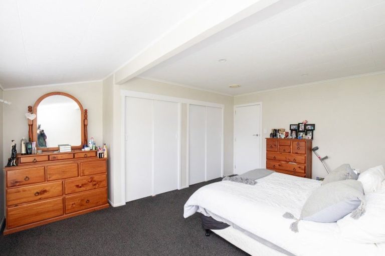 Photo of property in 2 Mcquarrie Place, Ngatea, 3503