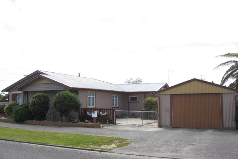 Photo of property in 111 Peel Street, Westport, 7825