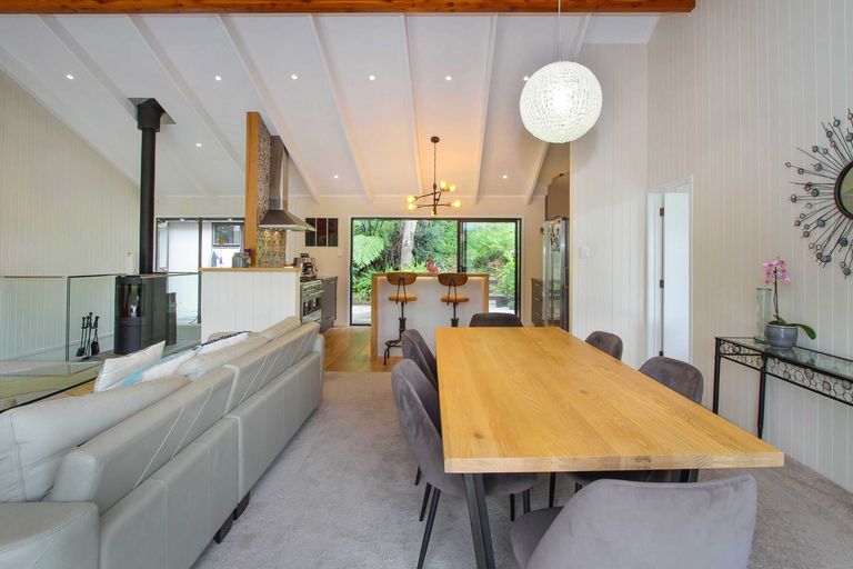 Photo of property in 30 Trelawny Place, Hillcrest, Auckland, 0627