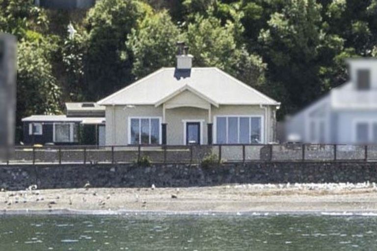 Photo of property in 72 Owhiro Bay Parade, Owhiro Bay, Wellington, 6023