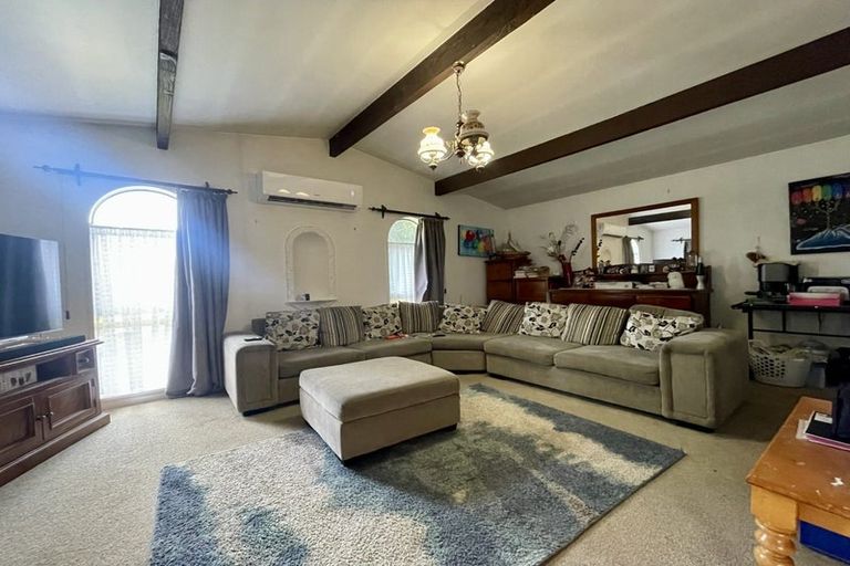 Photo of property in 33 Yellowstone Crescent, Burwood, Christchurch, 8083