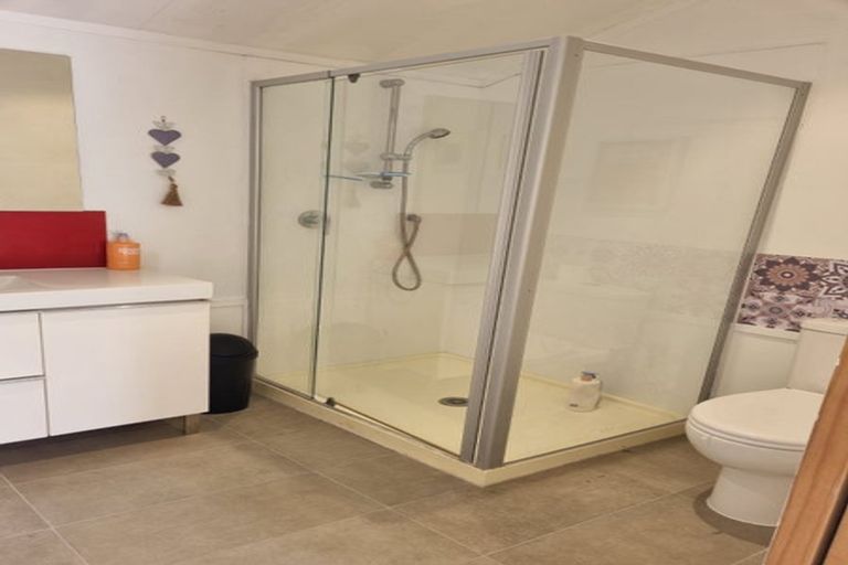 Photo of property in 279 Royal Road, Massey, Auckland, 0614