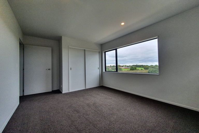 Photo of property in 42 Matawhanga Drive, Wattle Downs, Auckland, 2103