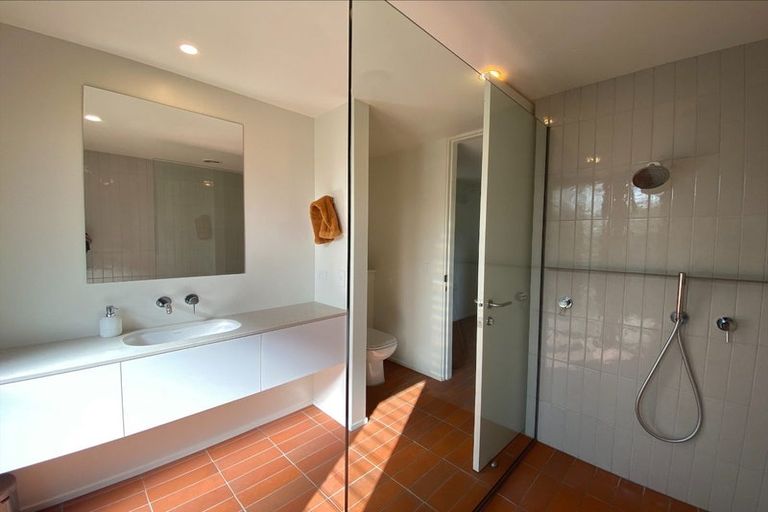 Photo of property in 16a Cornwall Street, Picton, 7220