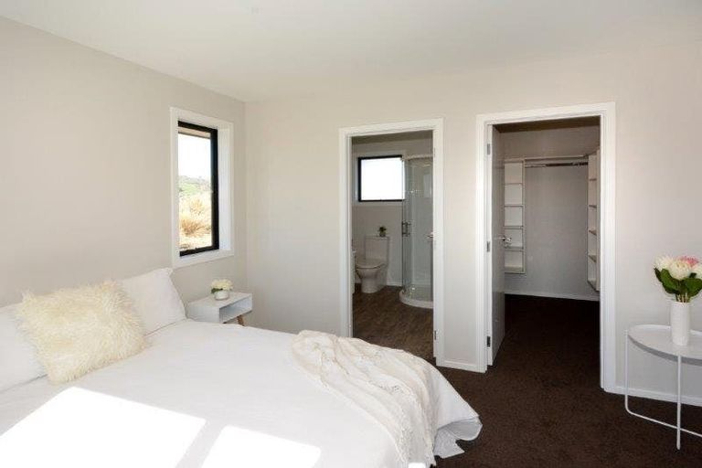 Photo of property in 43 Awa Toru Drive, Fairfield, Dunedin, 9018