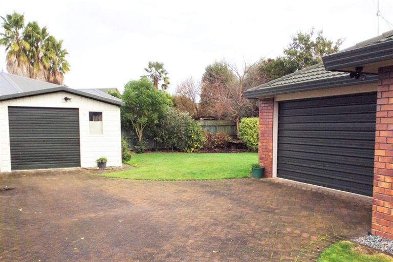 Photo of property in 33 Admiral Crescent, Flagstaff, Hamilton, 3210