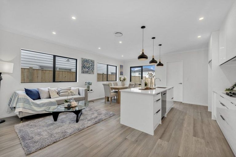 Photo of property in 213b Murphys Road, Flat Bush, Auckland, 2019