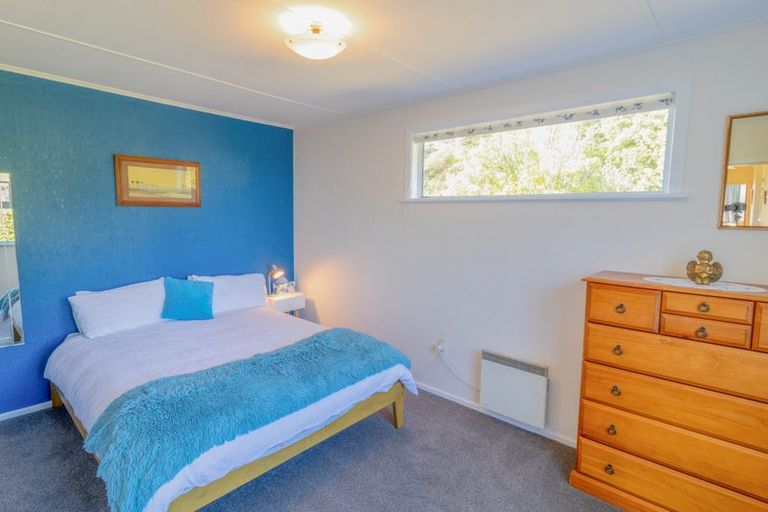 Photo of property in 25 Oak Avenue, Paremata, Porirua, 5024