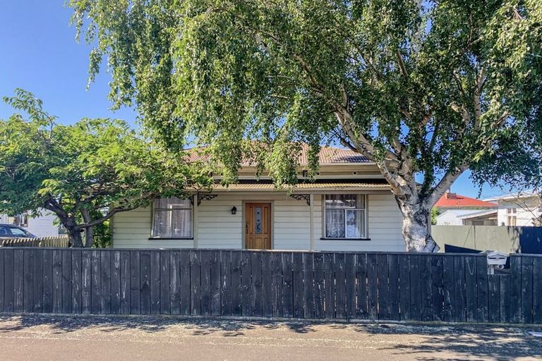 Photo of property in 34 Tennyson Street, Dannevirke, 4930