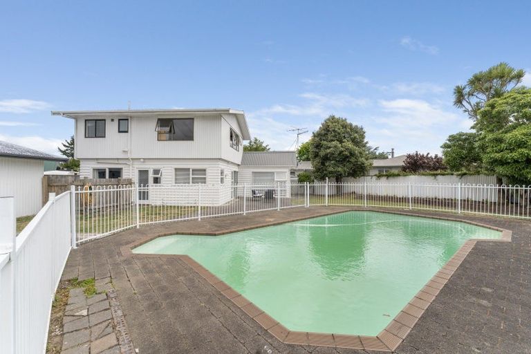 Photo of property in 3 Dennis Grove, Paraparaumu Beach, Paraparaumu, 5032