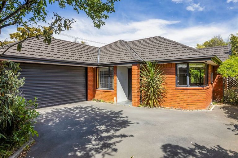 Photo of property in 2/15a Saint Martins Road, Saint Martins, Christchurch, 8022