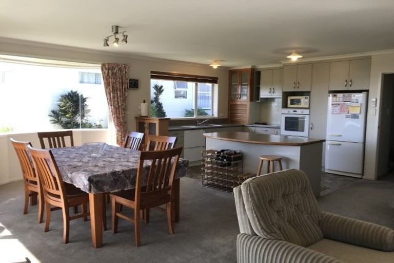 Photo of property in 17a Karaka Street, Merrilands, New Plymouth, 4312