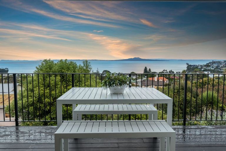 Photo of property in 832a Beach Road, Torbay, Auckland, 0630