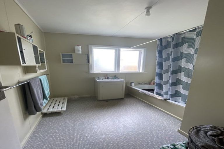 Photo of property in 5 Tawhiti Street, Hokio Beach, Levin, 5571