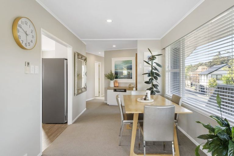 Photo of property in 21 Lowtherhurst Road, Massey, Auckland, 0614