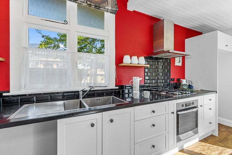 Photo of property in 26 Ngaio Street, Saint Martins, Christchurch, 8022