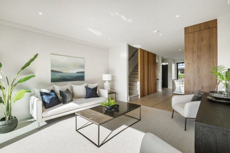 Photo of property in 7a Windlass Street, Long Bay, Auckland, 0630