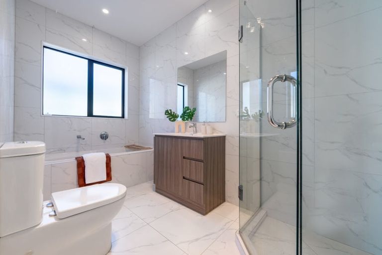 Photo of property in 6 Twin Parks Rise, Papakura, 2110