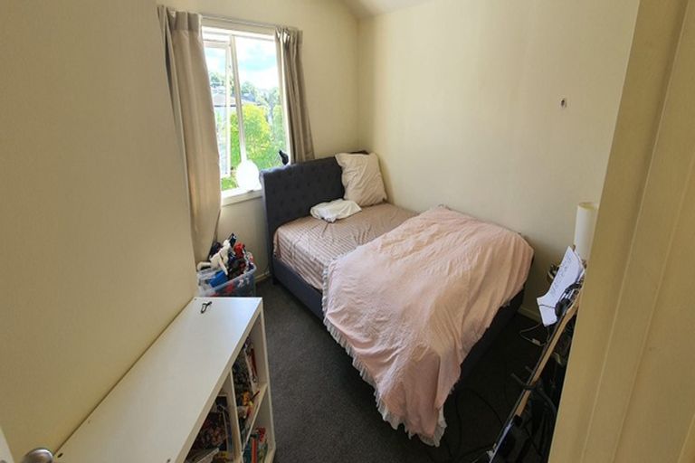 Photo of property in 7/20 Fields Parade, Oteha, Auckland, 0632