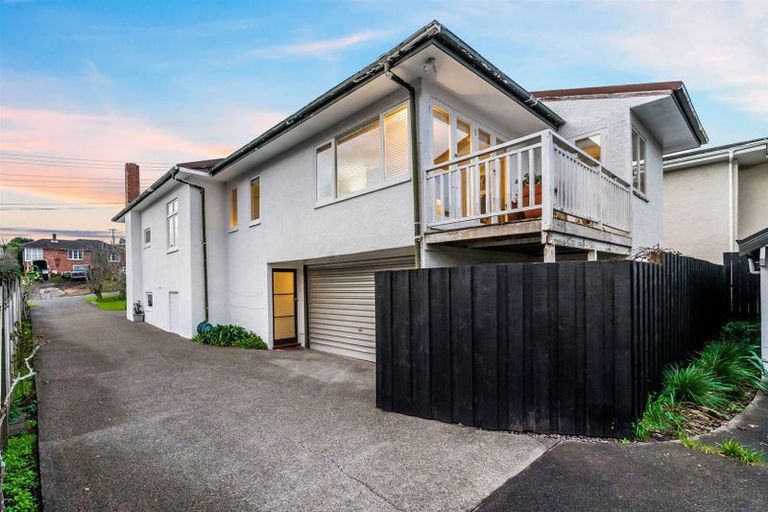 Photo of property in 1/45 Northboro Road, Belmont, Auckland, 0622
