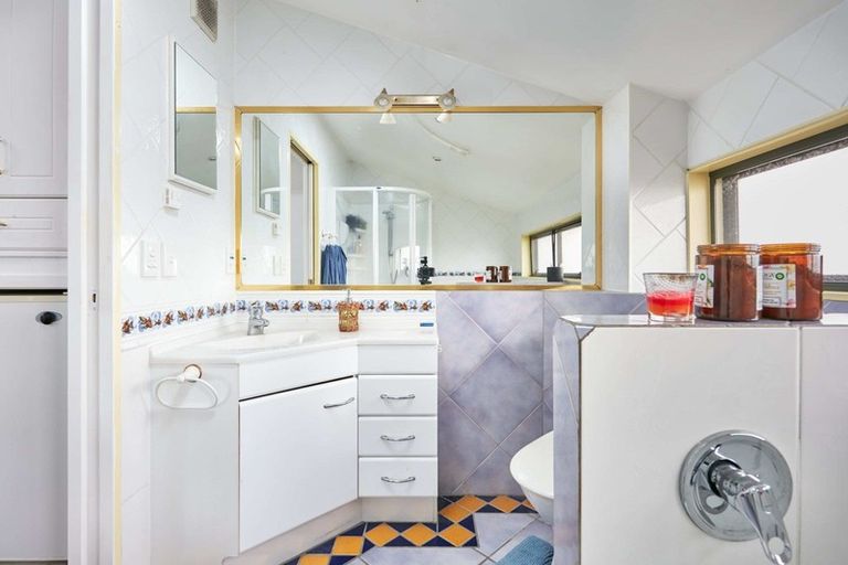 Photo of property in 5 Coulston Place, Riverdale, Gisborne, 4010