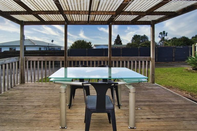 Photo of property in 2/56 Archibald Road, Kelston, Auckland, 0602
