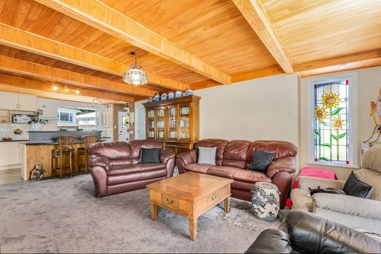 Photo of property in 3 Glen Alice Grove, Naenae, Lower Hutt, 5011