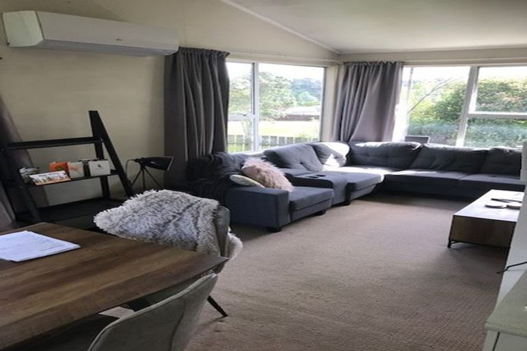 Photo of property in 31 Waimumu Road, Massey, Auckland, 0614