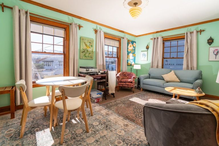 Photo of property in 30 Roxburgh Street, Mount Victoria, Wellington, 6011